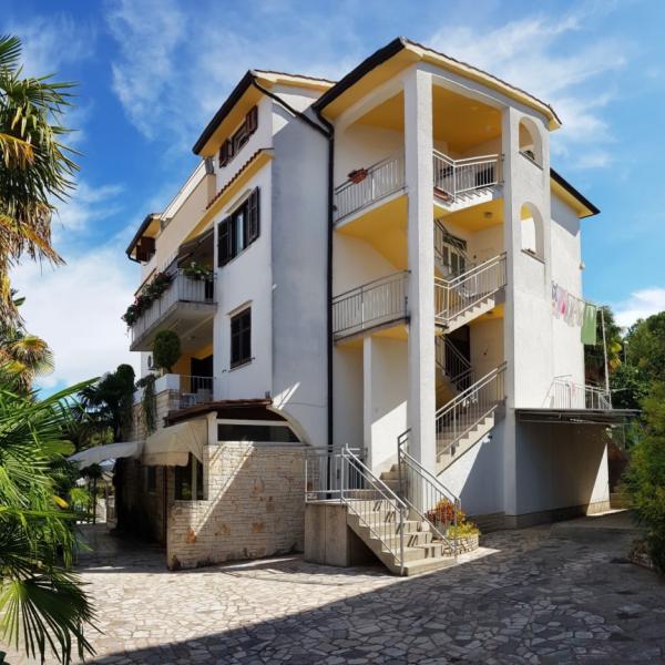 Apartmani Lori (Croatian)