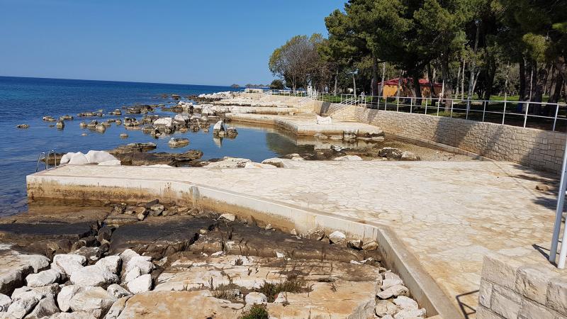 Public beach beneath the Valamar Zagreb Hotel