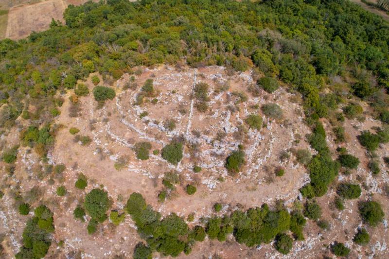 PREHISTORIC HILL-PORT PICUGI