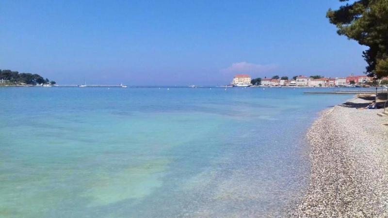 Naftaplin public beach