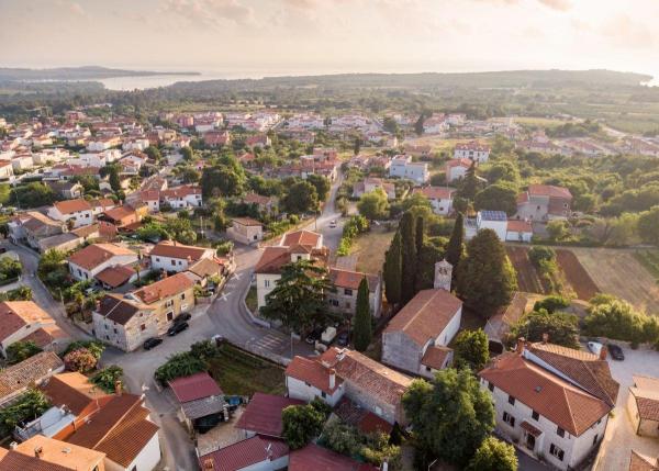 Dan Općine i Sv. Marija Karmelska